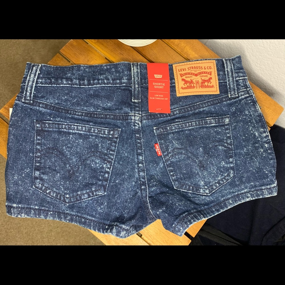 *Bundle* Roxy & Levis Shorts - Picture 5 of 5
